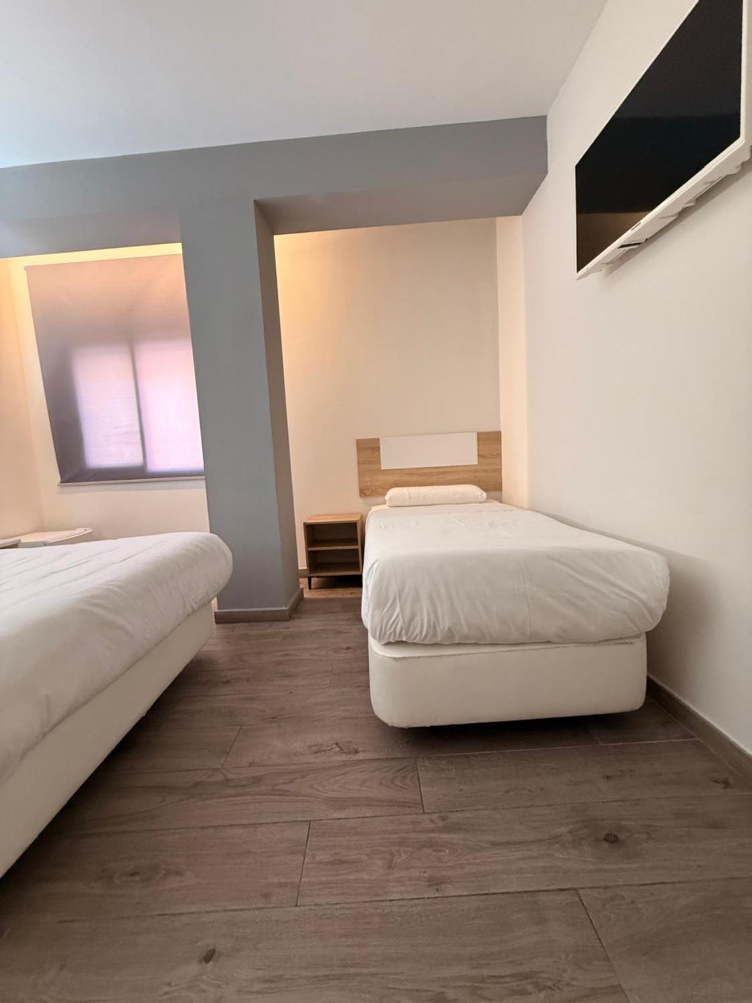 Hostal Letto Dal Mare Valence Extérieur photo