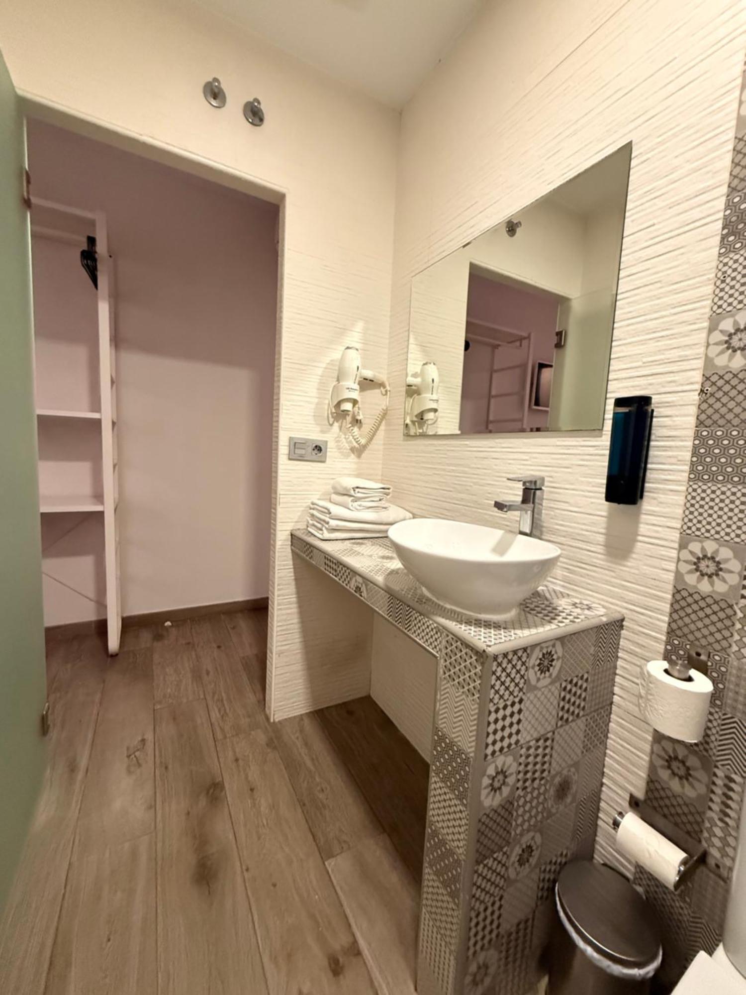 Hostal Letto Dal Mare Valence Extérieur photo